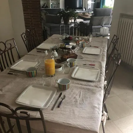 Nocleg ze śniadaniem Alcove Confort 3*